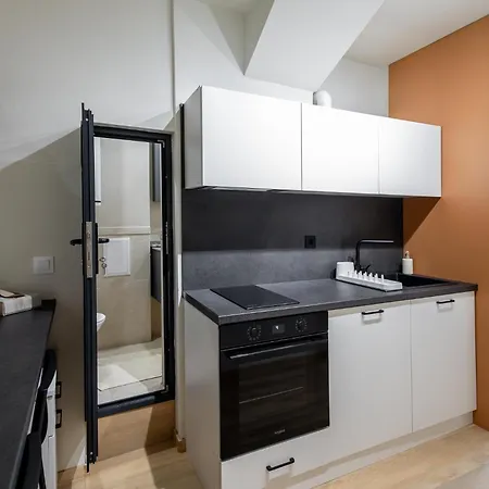 Center Gem - 5 Guests *