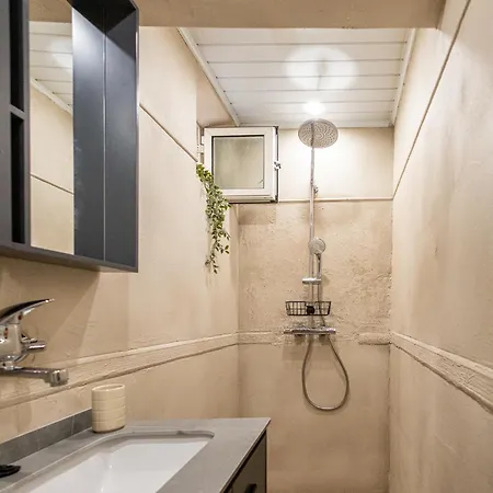 شقة Center Gem - 5 Guests فارنا