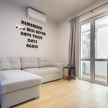 Center Gem - 5 Guests *