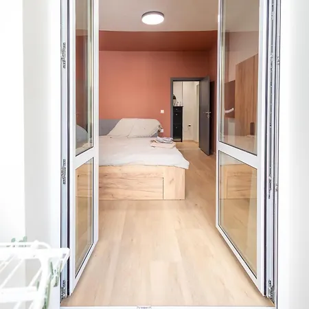 Center Gem - 5 Guests * Варна